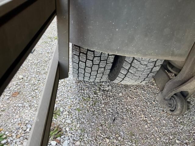 Camion frigorifique Mercedes-Benz Antos 1830