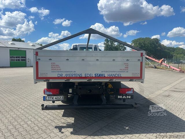Tovornjak s ploščadjo MAN TGS 26.330 / 6x2-4 / Stahltransporte / Lift Lenk
