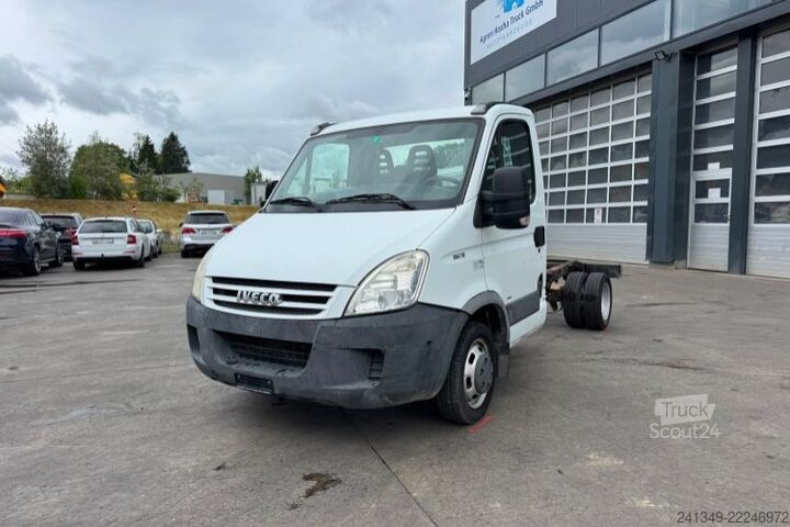 Fourgon IVECO Daily 35C12