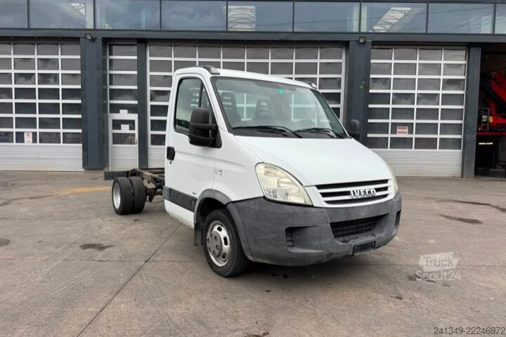 Fourgon IVECO Daily 35C12