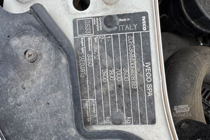 Fourgon IVECO Daily 35C12