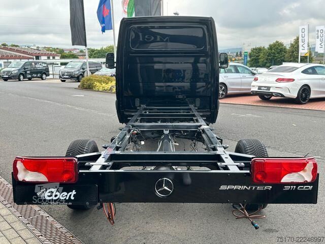 Podwozie z kabiną Mercedes-Benz Sprinter 311 CDI 4325 Fahrgestell