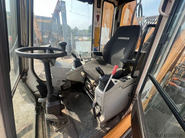 Stroj za ravnanje z materialom Liebherr A954B Litronic
