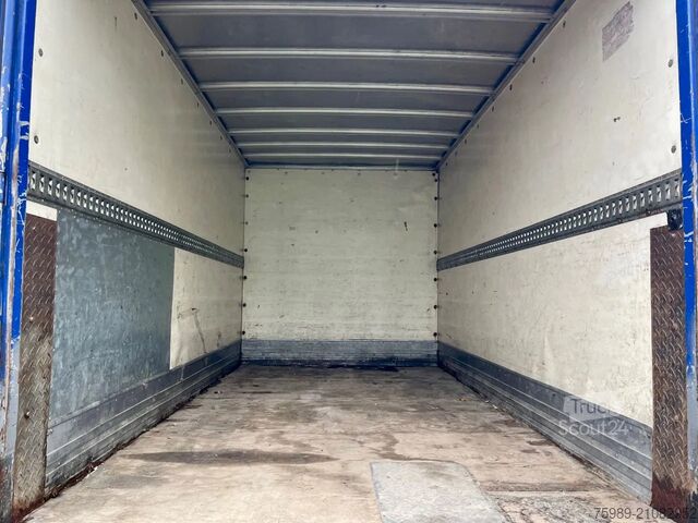 Panel van Mercedes-Benz Vario 812D closed box