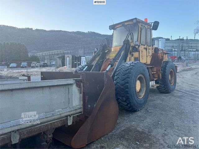 Ładowarka kołowa Volvo L90 Wheel Loader w/ Bucket