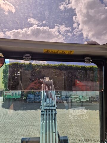 Mini-pelle Takeuchi TB225 V3 Powertilt 3 Löffel