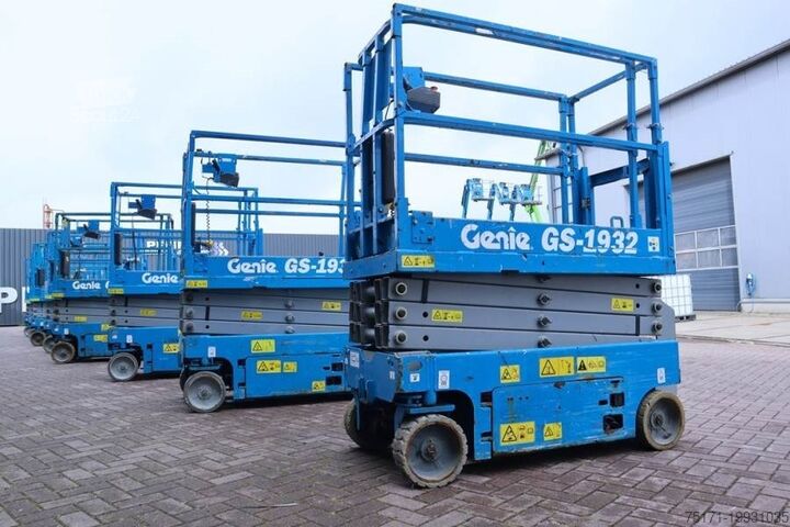 Scherenhebebühne Genie GS1932 Electric, Working Height 7.8 m, 227kg Capac