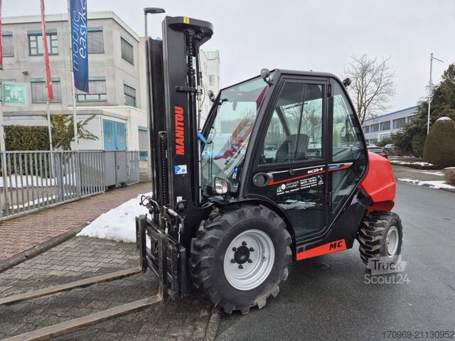 Terreinheftruck Manitou MC 25-4 ST5B S1