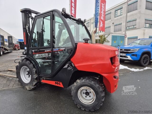 Terreinheftruck Manitou MC 25-4 ST5B S1