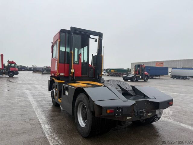 Velika obremenitev Kalmar Terminal tractor / Terminal-Zugmaschine /