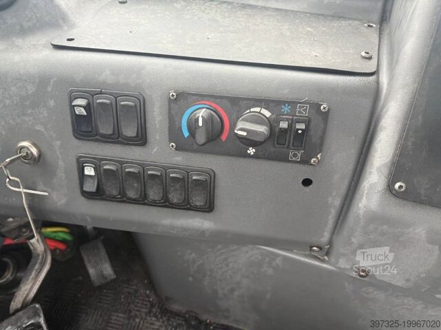 Velika obremenitev Kalmar Terminal tractor / Terminal-Zugmaschine /