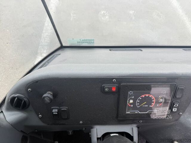 Velika obremenitev Kalmar Terminal tractor / Terminal-Zugmaschine /