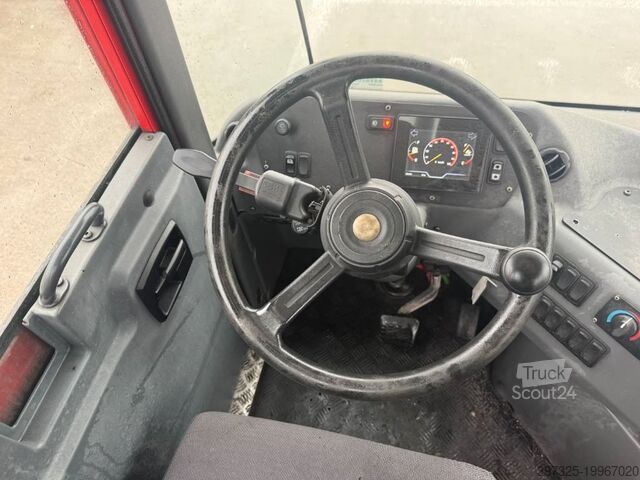 Velika obremenitev Kalmar Terminal tractor / Terminal-Zugmaschine /