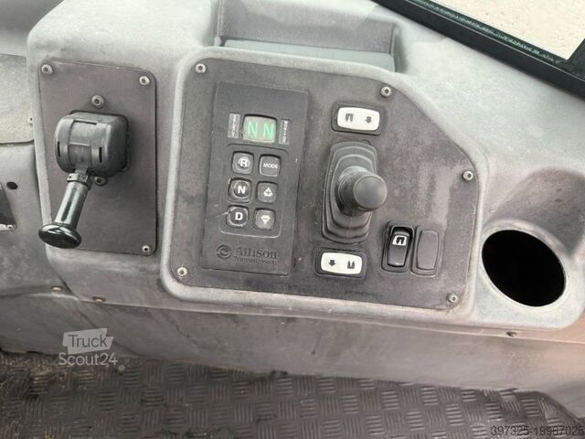 Standard-SZM Kalmar Terminal tractor / Terminal-Zugmaschine /