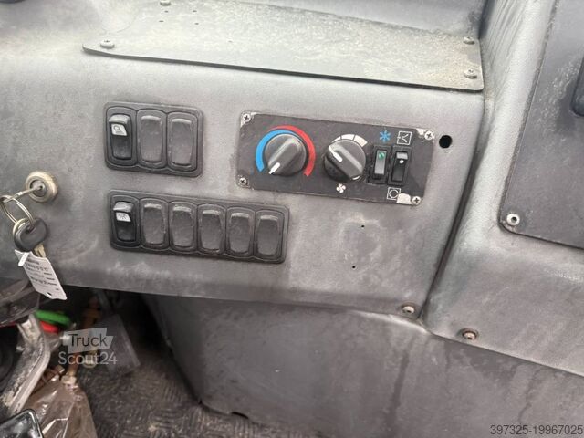 Standard-SZM Kalmar Terminal tractor / Terminal-Zugmaschine /