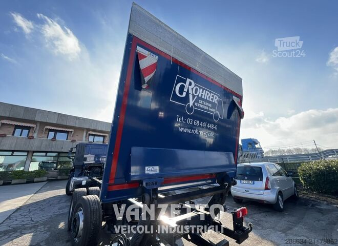 3 essieux sur châssis Iveco AD260S46 STRALIS