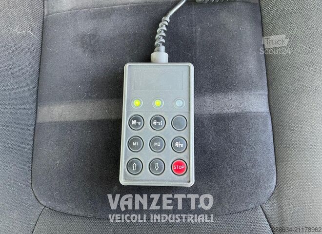 3 essieux sur châssis Iveco AD260S46 STRALIS