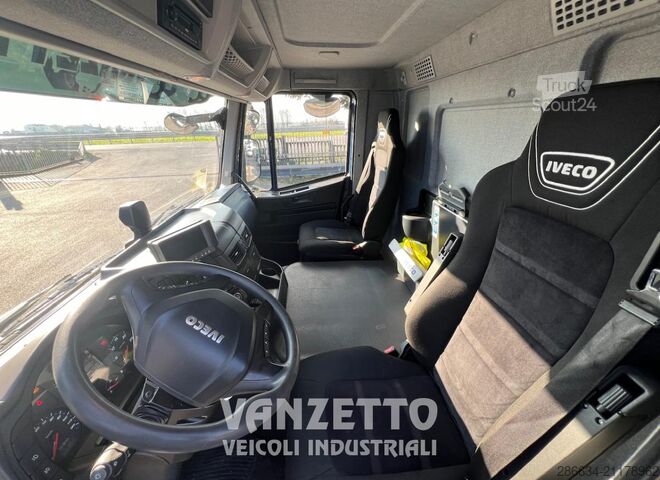 3 essieux sur châssis Iveco AD260S46 STRALIS