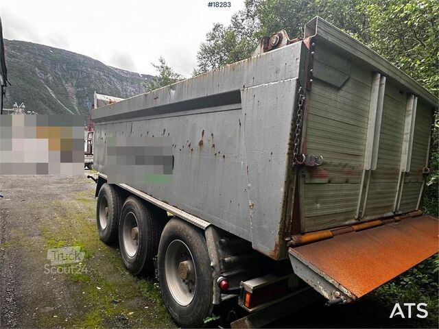   Nor-Slep 3 axle triple trailer.