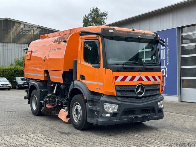 Cestna čistilnica Mercedes-Benz ACTROS 1830 4x2 EURO6 ZAMIATARKA BUCHER OPTIFAN...