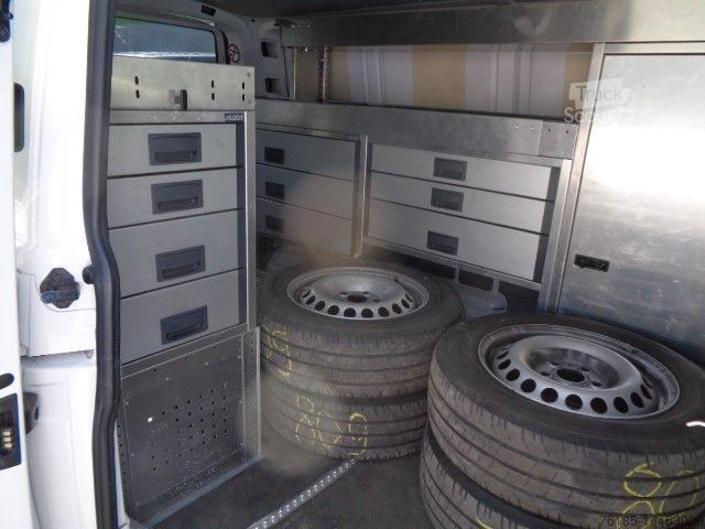 Furgoneta VOLKSWAGEN T6 Kasten lang 4M rre Werkstattregale