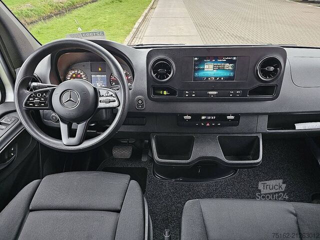 Valise MERCEDES-BENZ SPRINTER 317 Bakwagen Laadklep!