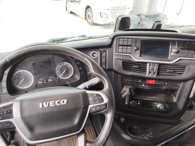 стандартен влекач Iveco S-WAY 570 euro 6-E