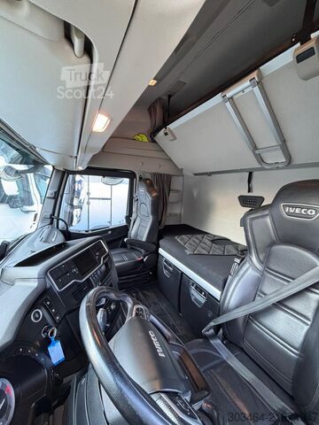 štandardný ťahač Iveco S-WAY 570 euro 6-E uff. ITALIA Full pn.