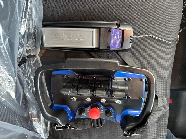 Camion cu macara și benă basculantă trilaterală Iveco Eurocargo 180E32