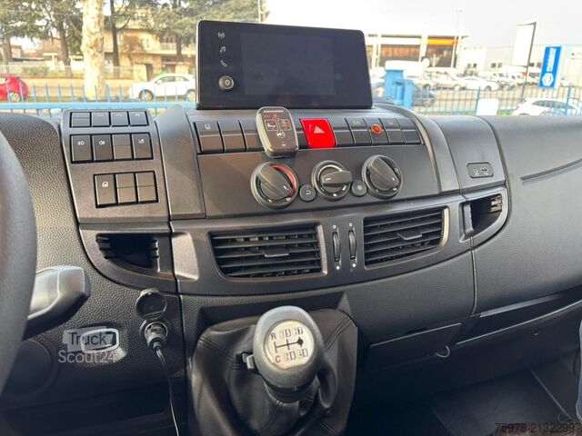 Macara montată pe camion Iveco Eurocargo 180E32