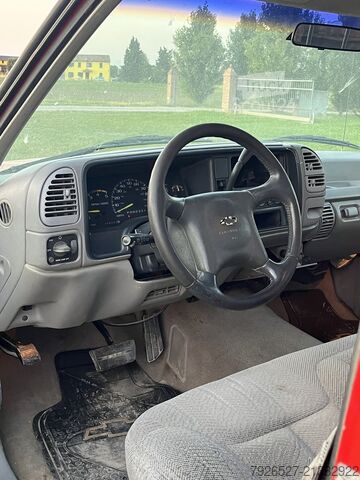 Automobilis ar plakanu platformu Chevrolet C2500 HD Silverado