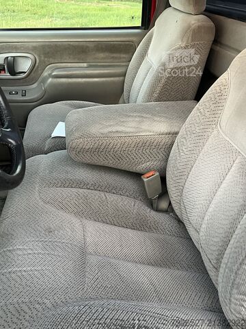 Automobilis ar plakanu platformu Chevrolet C2500 HD Silverado