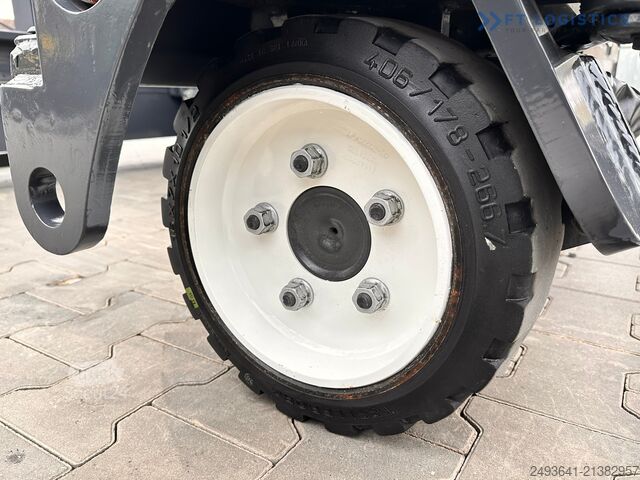 Carretilla elevadora de 4 vías Combilift C3000 / 4100 MM / 3 TONS / LPG /LIKE NEW