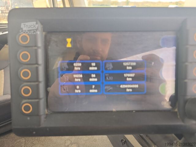 Barredora de calzadas Renault Scarab Major 7001