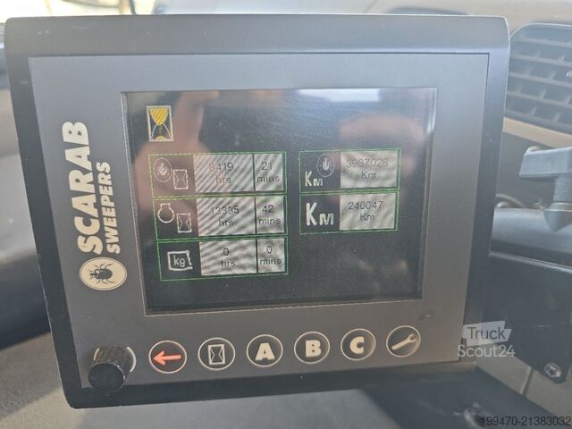 Barredora de calzadas Renault Scarab Major 8001