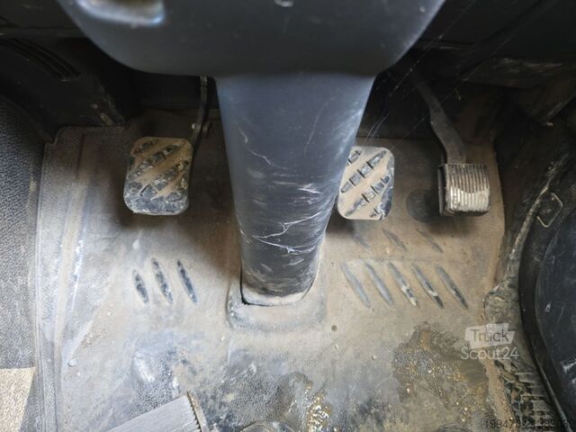 Barredora de calzadas Renault Scarab Major 8001