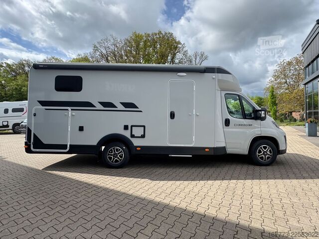 Pusiau integruotas kemperis Crosscamp EXPDN T 7.4 E "SAT/TV/RADTRÄGER"