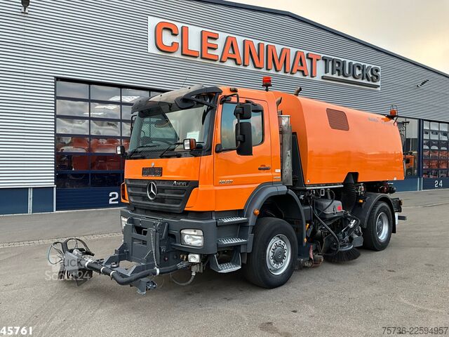 пътна метачка машина Mercedes-Benz Actros 1829 4x4 Bucher Cityfant 60 Links en rec...