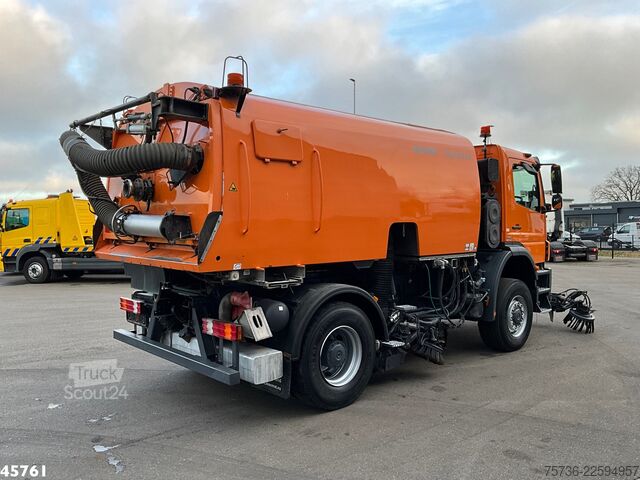 пътна метачка машина Mercedes-Benz Actros 1829 4x4 Bucher Cityfant 60 Links en rec...