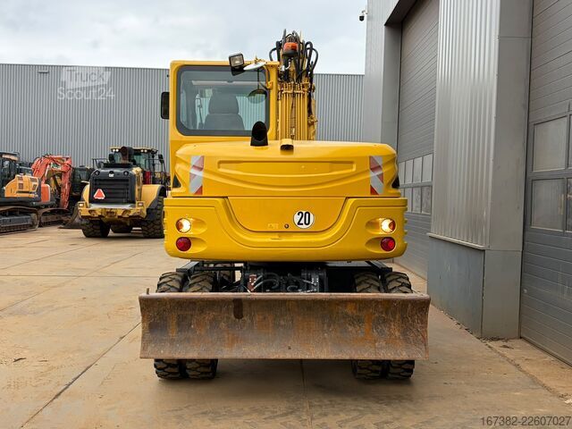 Ratinis ekskavatorius Takeuchi TB295W-1