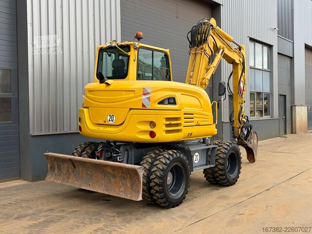 Ratinis ekskavatorius Takeuchi TB295W-1