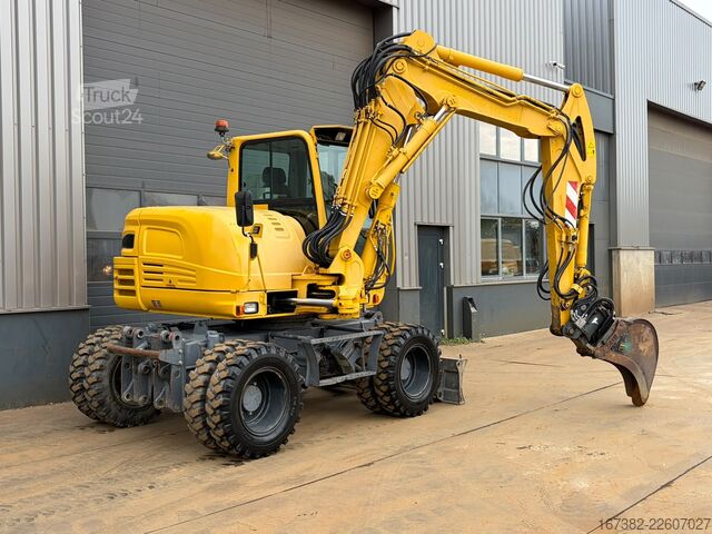 Ratinis ekskavatorius Takeuchi TB295W-1