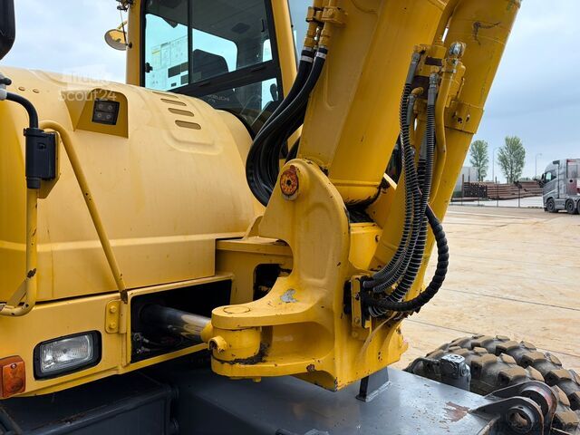 Hjulgrävare Takeuchi TB295W-1