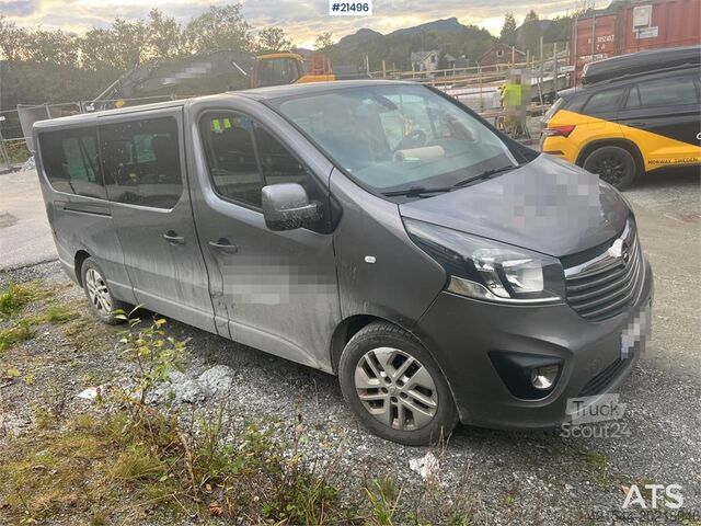 Pikkubussi Opel Vivaro w/ seating for 9