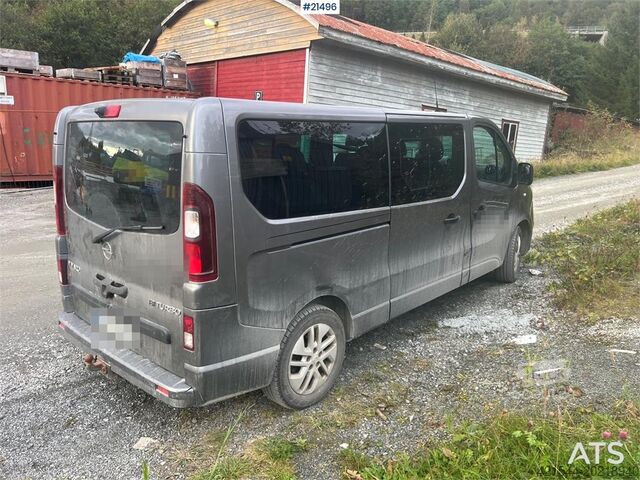 Pikkubussi Opel Vivaro w/ seating for 9