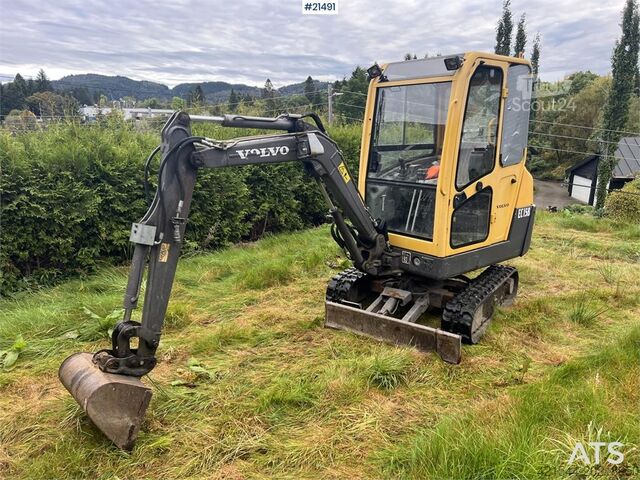 Minigrävare Volvo EC15B xtv excavator w/ trench bucket and hydraulic