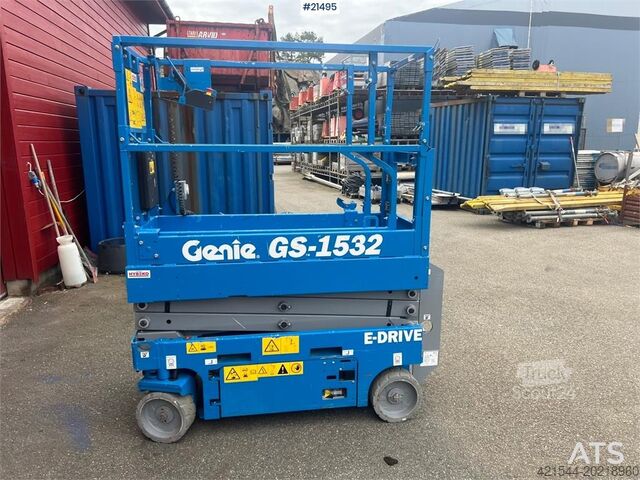 Saxlift Genie GS-1532 Electric Scissor Lift w/ Small Timer