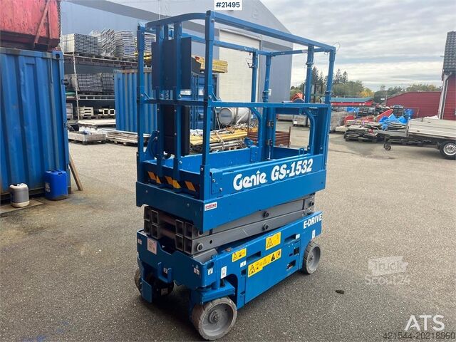 Saxlift Genie GS-1532 Electric Scissor Lift w/ Small Timer