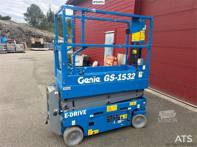 Saxlift Genie GS-1532 Electric Scissor Lift w/ Small Timer