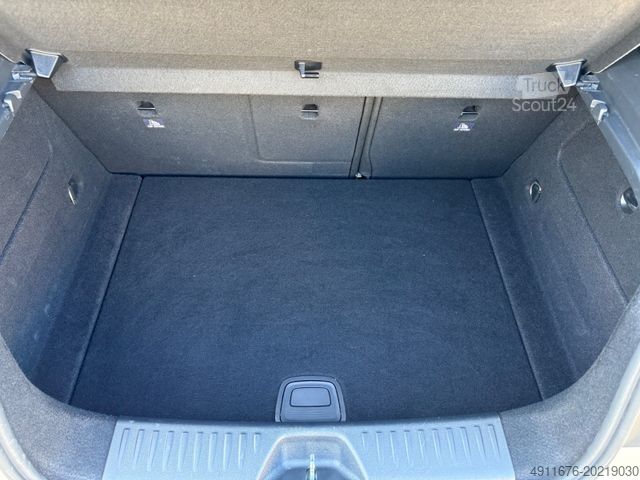 Van MERCEDES-BENZ A 180 BlueEfficiency, Sitzheizung, Tempomat, LED